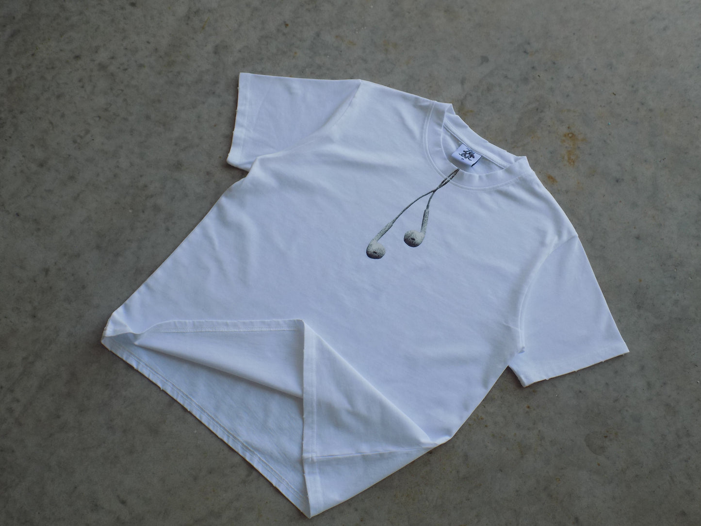 "MUSIC CONNECTS US" TEE